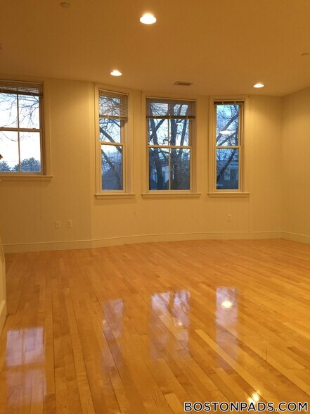 Building Photo - 110 Second St