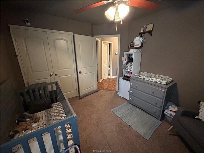 Building Photo - 2824 Silver Oak Dr