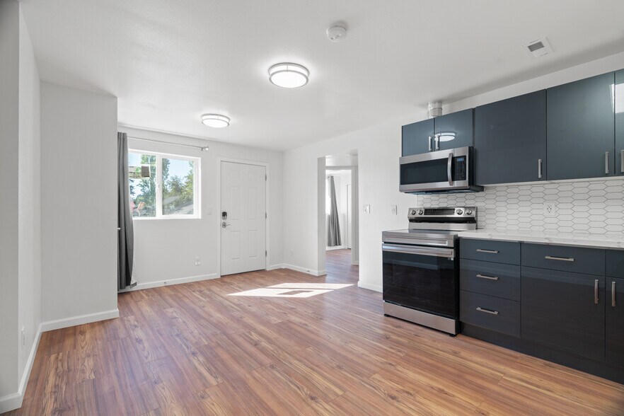 Building Photo - 411 124th St S