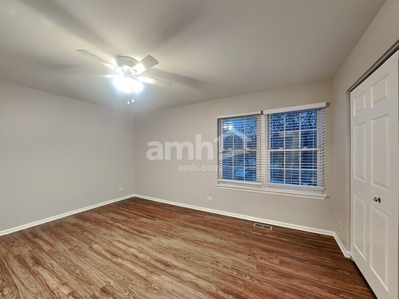 Building Photo - 205 Port Royal Cir