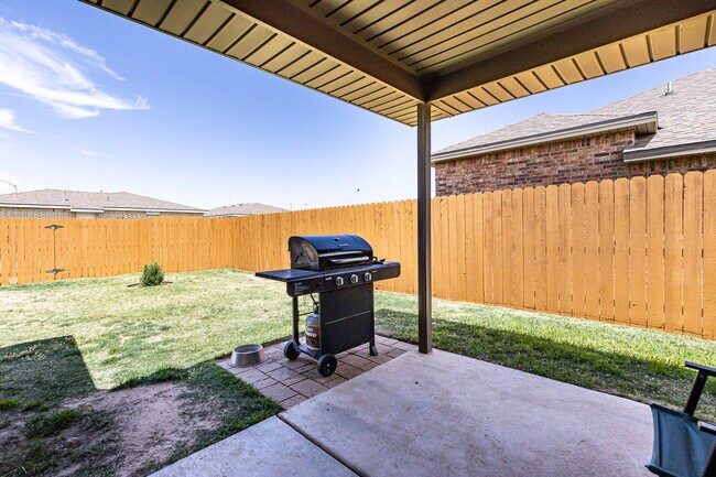 Building Photo - Wonderful 3 bed, 2 bath in Milwaukee Ridge!