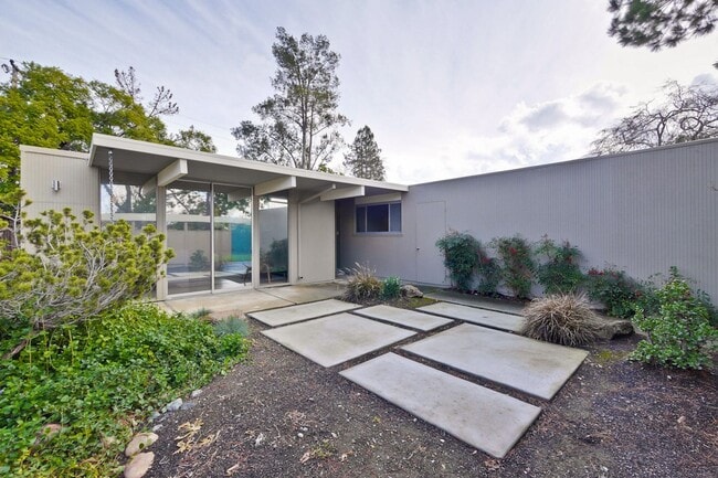 Building Photo - 4BD/2BA Cupertino Gem with Modern Upgrades!