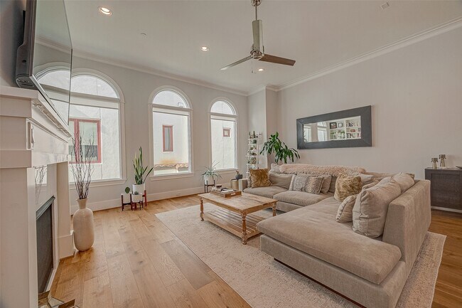 Building Photo - 5213 Feagan St