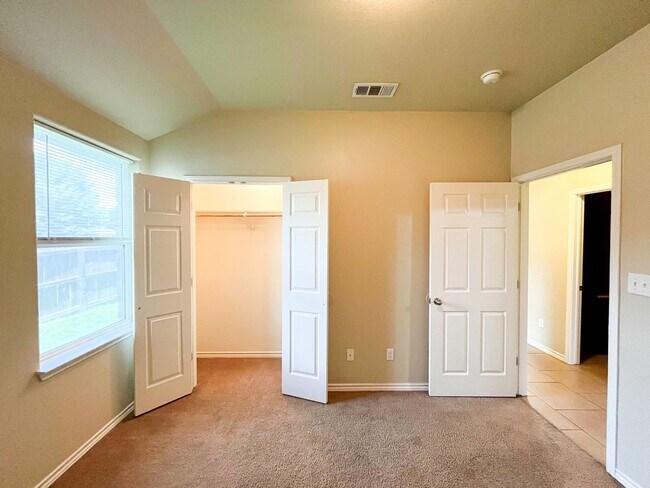 Building Photo - 4106 Cambridge Dr