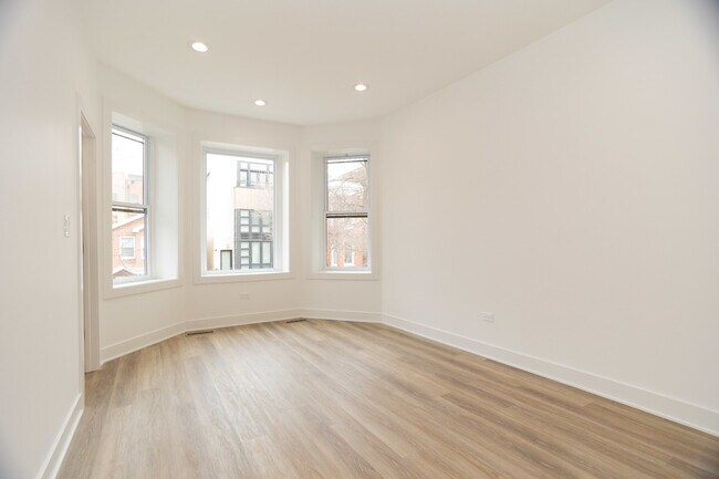 Building Photo - 1723 W Pierce Ave