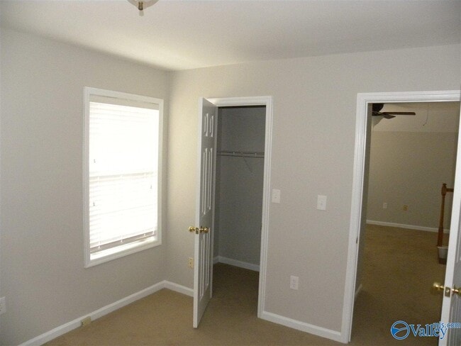 Building Photo - 102 Sunset Cir