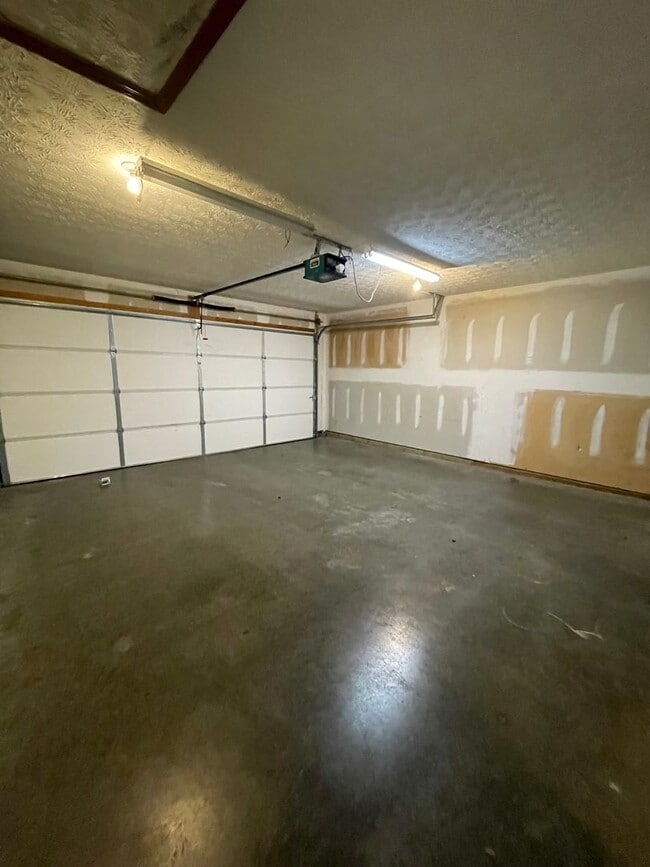 Building Photo - 3 Bedroom Home in West Lafayette