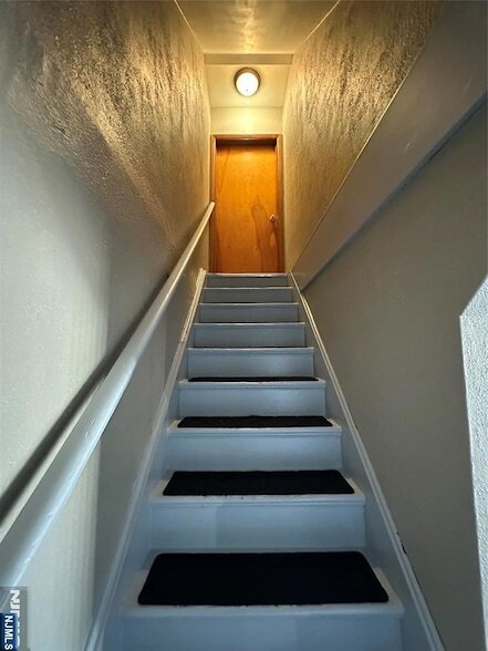 Building Photo - 60 Chamberlain Ave