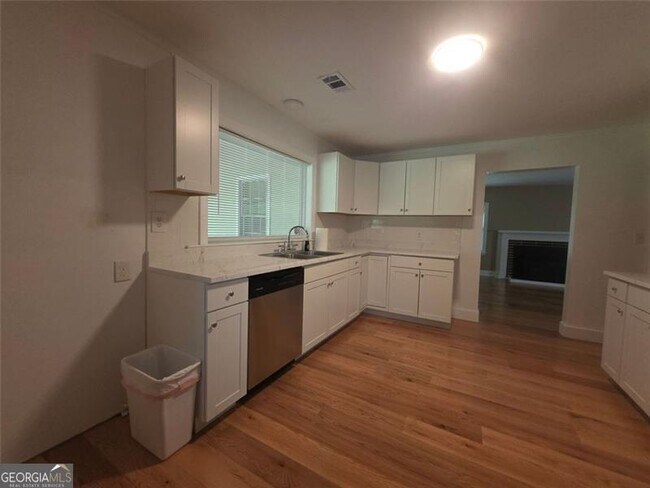 Building Photo - 220 Tuscarora Trail