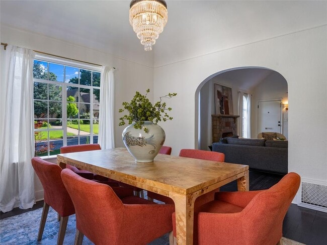 Building Photo - 212 Edgemere Ct