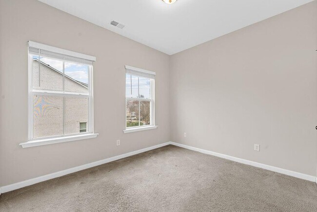 Building Photo - 2247 Pink Hawthorn Dr