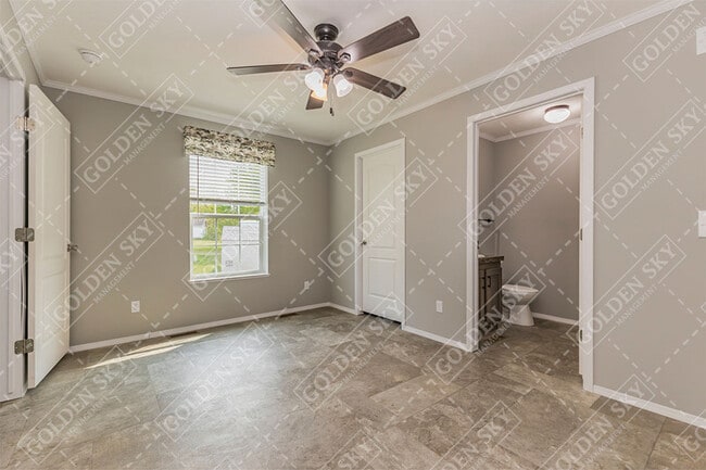 Building Photo - 804 W 15th St