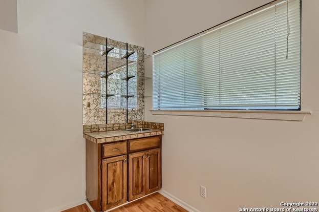 Building Photo - 8823 Wellesley Manor Dr