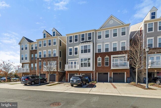 Building Photo - 25245 Laureldale Terrace
