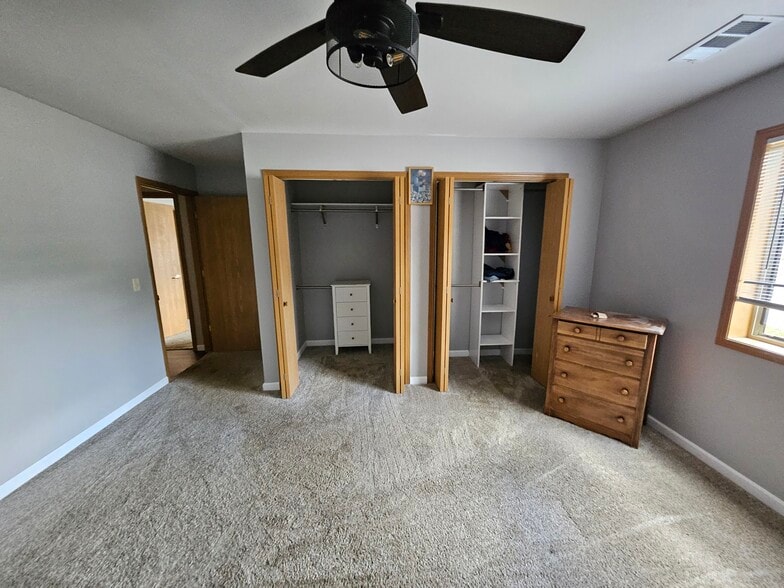 Master Bedroom - 956 Roseland Dr