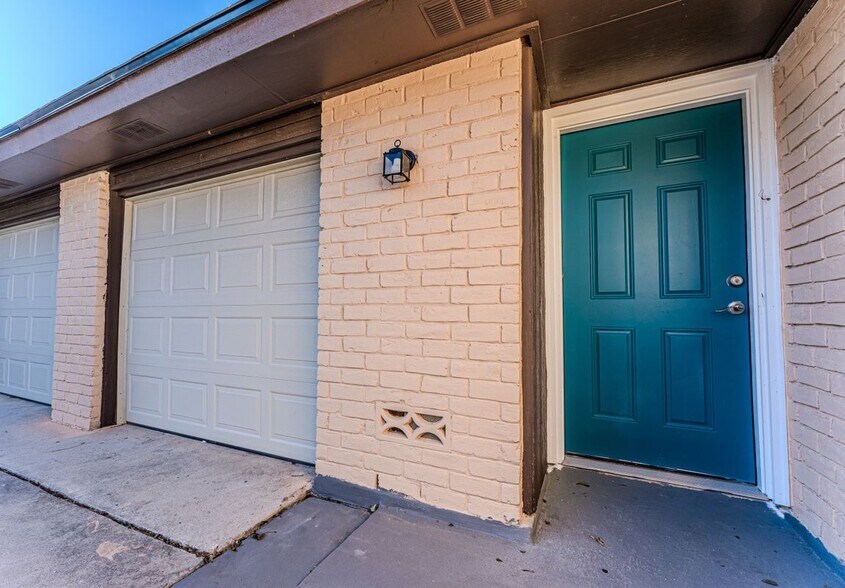 Building Photo - 6915 Forest Meadow St