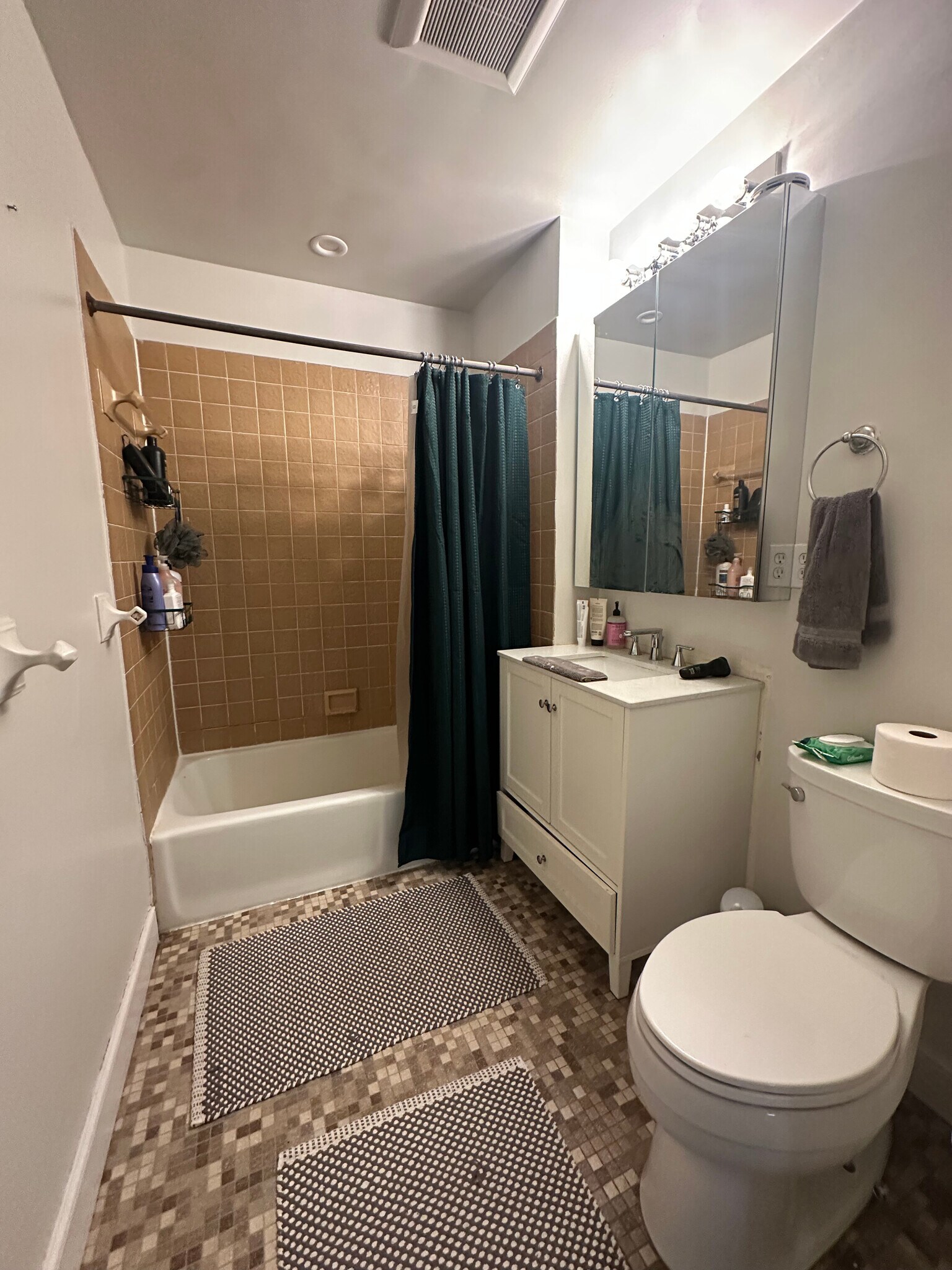 Building Photo - 100 Riverway