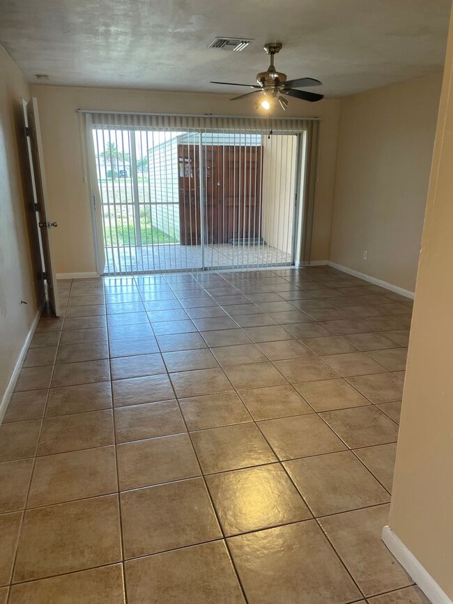 Building Photo - Charming 2-Bedroom, 2-Bathroom Duplex for Rent!