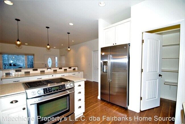 Building Photo - 2 br, 2 bath House - 1850 RJ Loop