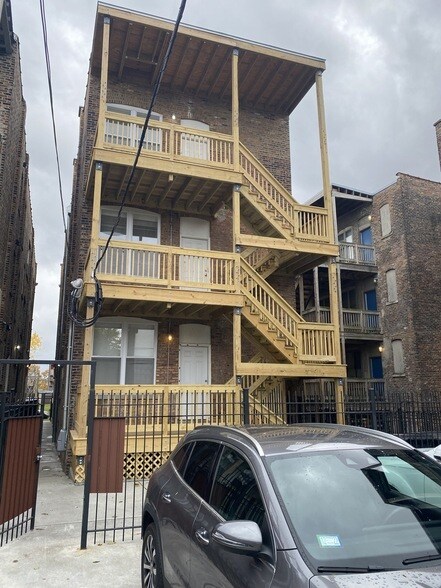 Building Photo - 3550 W 13th Pl