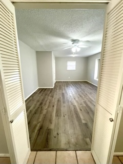 Building Photo - 4901 Lakemoor Dr