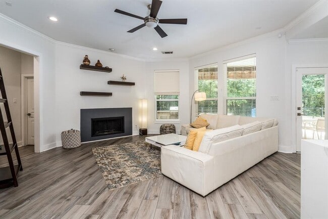 Building Photo - 11 Dahlia Trail Pl