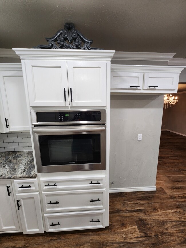 Building Photo - 204 S Morrison Dr