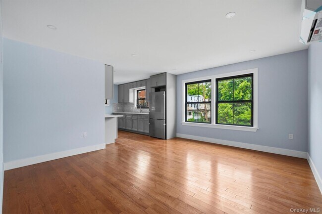 Building Photo - 133 N Miller St