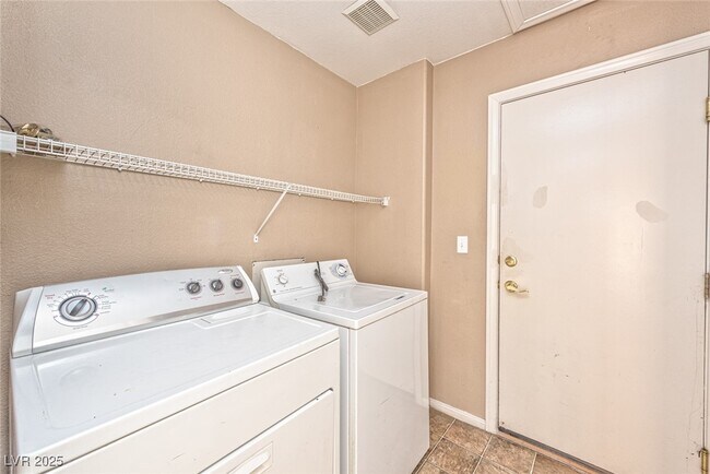 Building Photo - 3969 Button Creek Ct