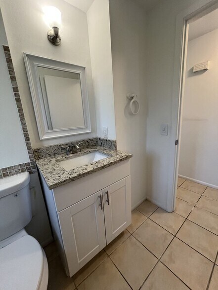 Building Photo - Updated 3-Bedroom Home with Granite Kitchen & One-Car Garage