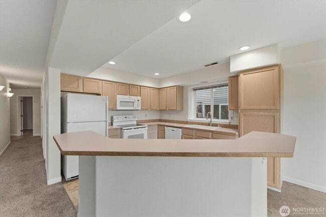 Building Photo - 2305 W Woodin Ave