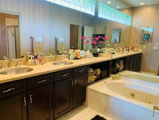 Building Photo - 5480 NW 41st Terrace