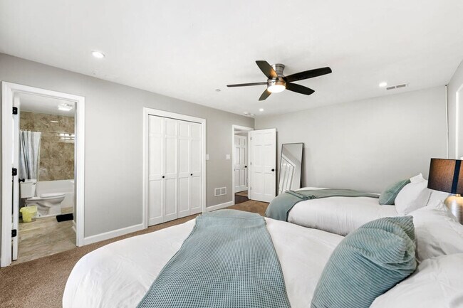 Building Photo - 441 Georgia 279-SI ID1019263P