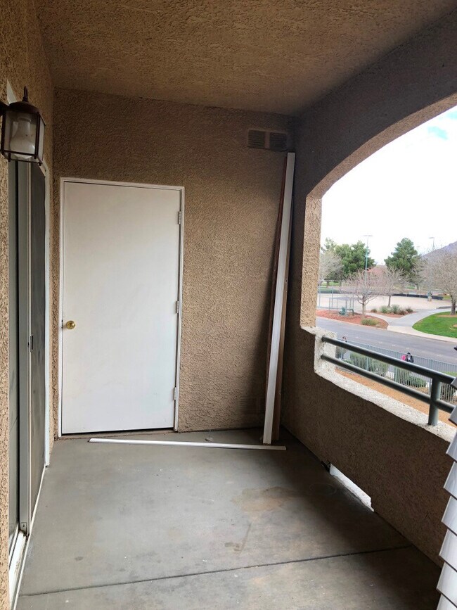 Building Photo - 833 Aspen Peak Loop