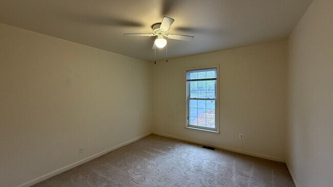 Building Photo - 3 Bedroom Rambler in Spotslvania