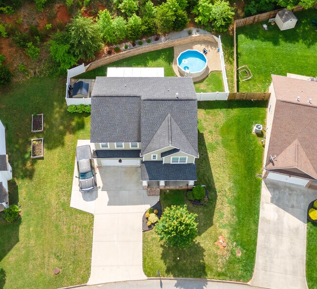 Building Photo - 1416 Madison Oaks Rd