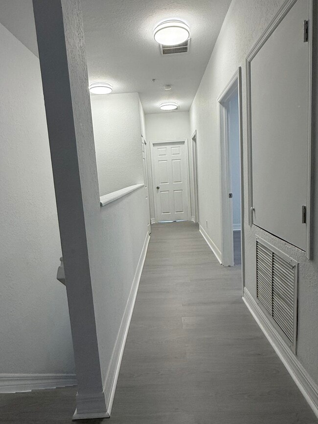 Building Photo - 820 Pipers Cay Dr