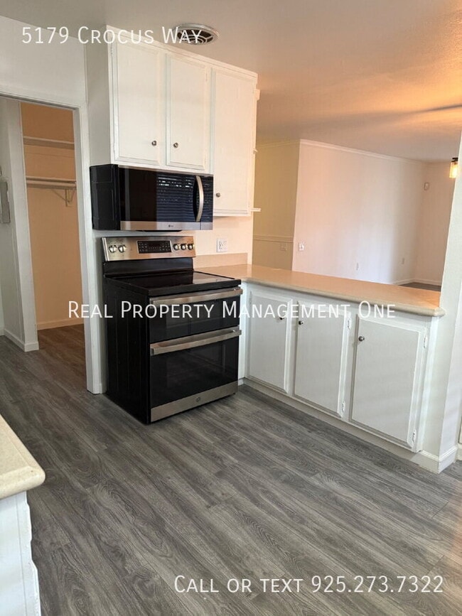 Building Photo - 5179 Crocus Way