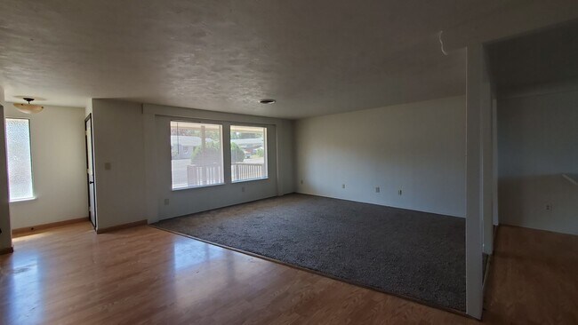 Building Photo - 370817