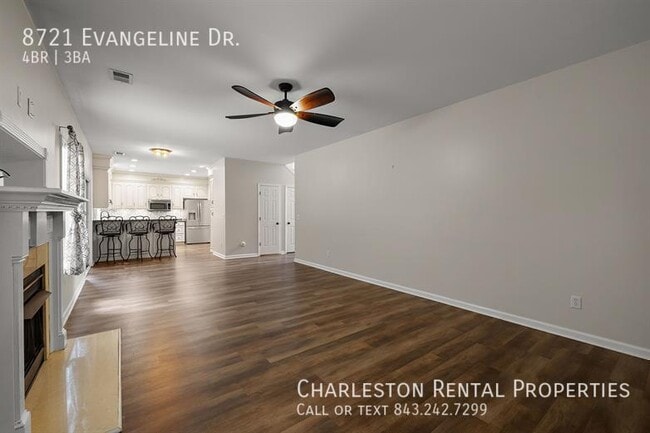 Building Photo - 8721 Evangeline Dr