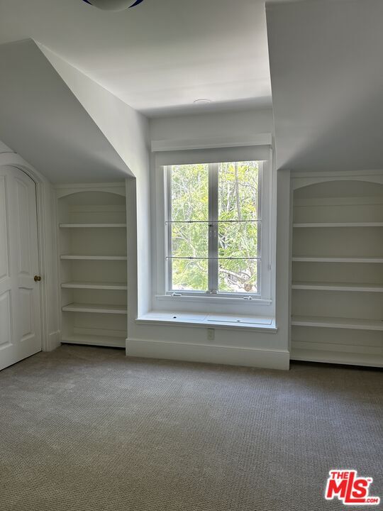 Building Photo - 10515 Oaklawn Rd