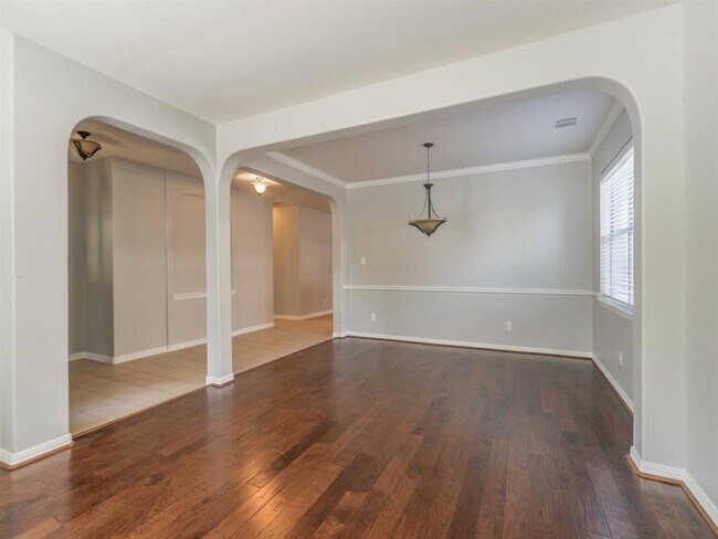 Building Photo - 5511 Wild Milberry Dr