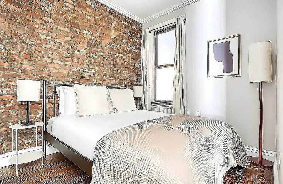 Building Photo - 345 W 53rd St