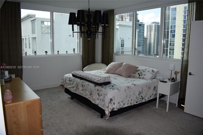 Building Photo - 253 NE 2nd St