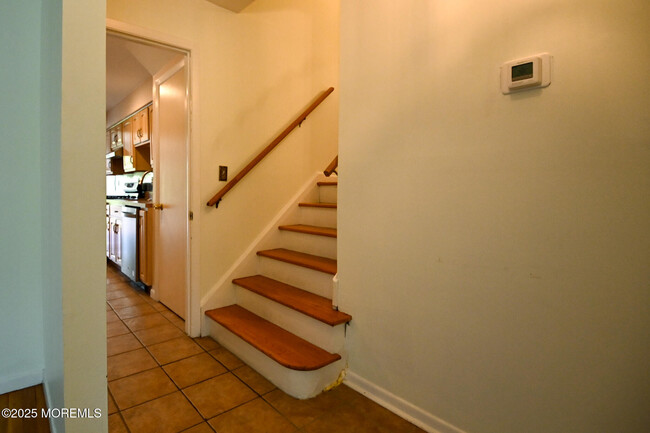 Building Photo - 904 Claridge Dr