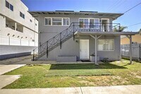 Building Photo - 14916 Wyandotte St