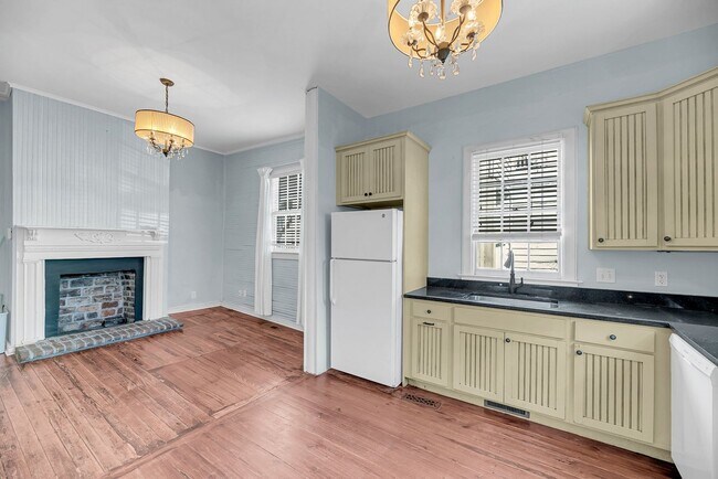 Building Photo - $500.00 OFF FIRST MONTHS MOVE IN SPECIAL W...