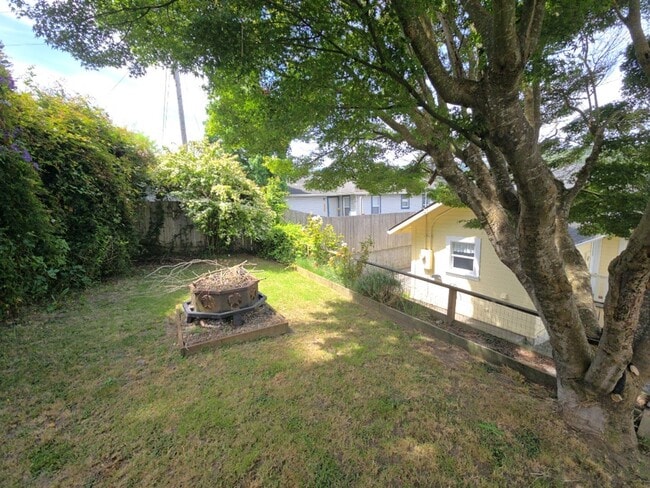 Building Photo - Beautifully remodeled 2BD/1BA Scotia home