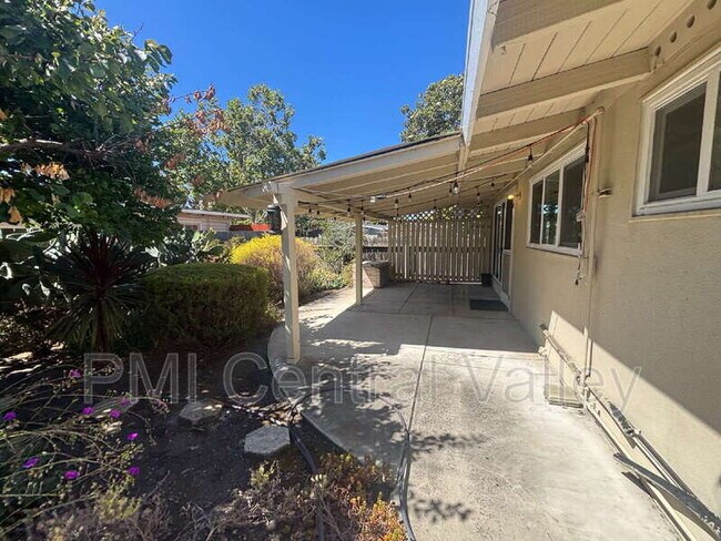 Building Photo - 944 Bridgewood Way