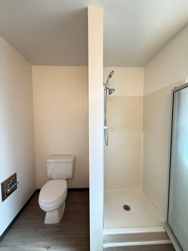 Building Photo - Charming 3 bed 2 bath home in SE Medford!